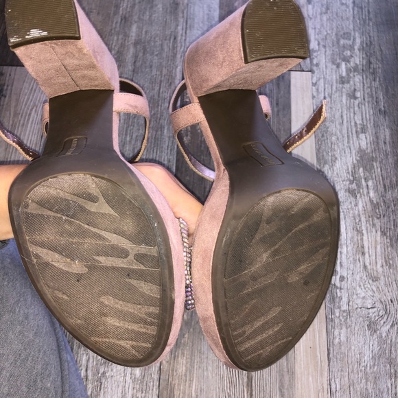 Anne Taylor sparkling sandal.  Size 7 1/5.  Worn to a wedding! - Picture 3 of 10